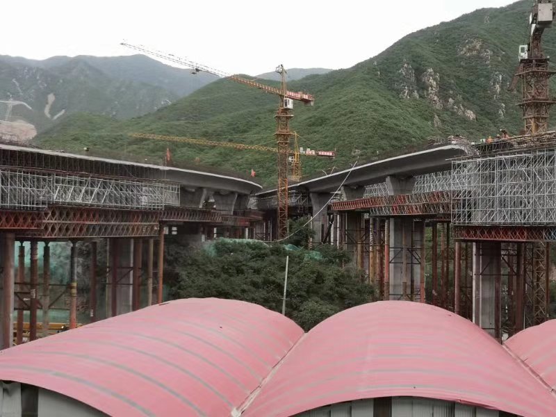 贵州鼎力参与温泉特大桥施工