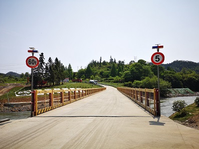 浅谈桁架片加装钢栈桥的方法